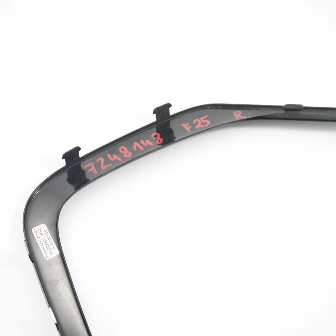 Striscia Telaio Finestra Porta Posteriore Destra Alto Lucido per BMW X3 F25 con numero di parte 7248148 BMW X3 F25 Striscia Telaio Finestra Porta Posteriore Destra Alto Lucido - SKU 7248148 - Numero di parte 7248148