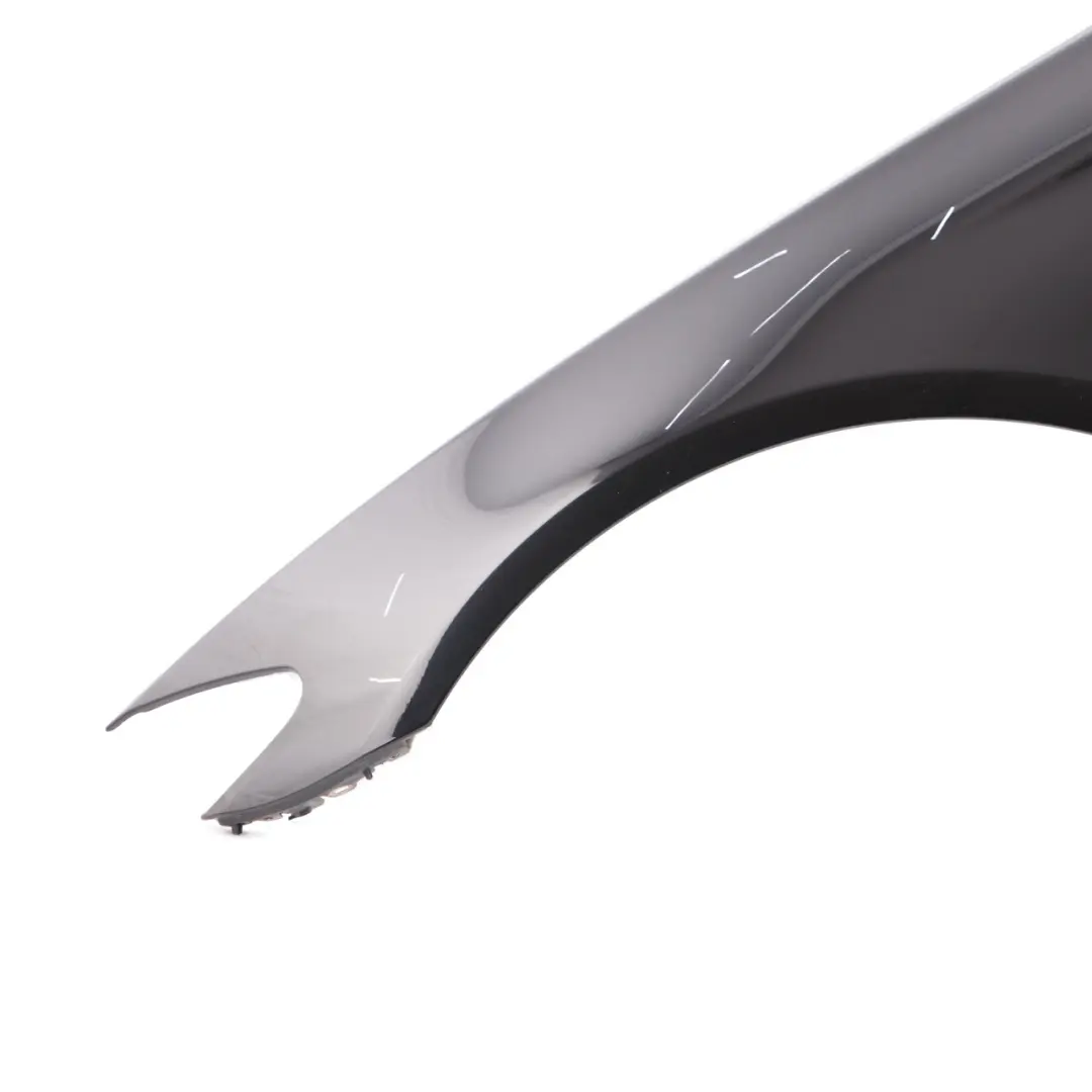 Parafango anteriore sinistro Pannello alare laterale Nero Zaffiro - 475 per BMW F10 con numero di parte 7248659 BMW F10 Parafango anteriore sinistro Pannello alare laterale Nero Zaffiro - 475 - SKU 7248659-BS - Numero di parte 7248659