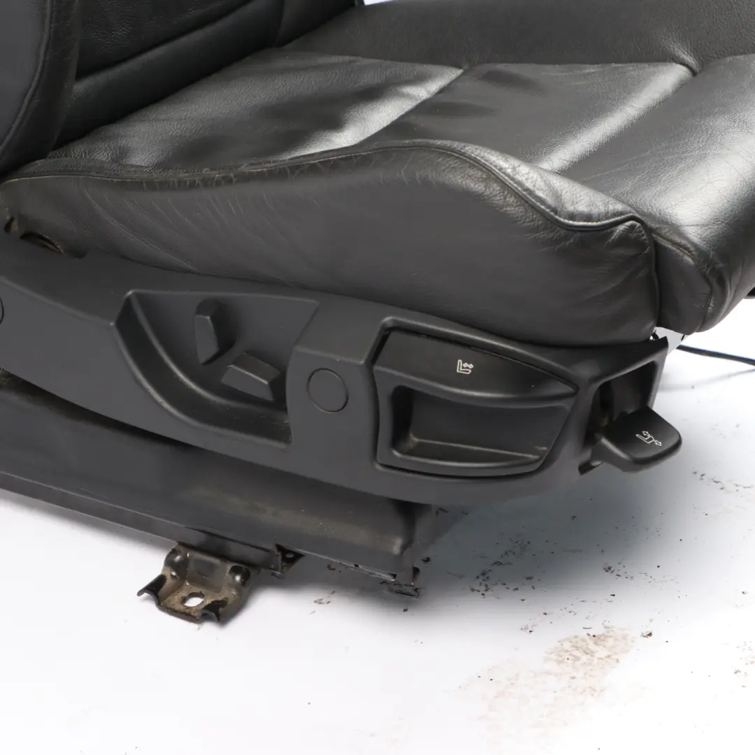 Fotel Prawy Przód Przedni Czarna Skóra Dakota do BMW E60 E61 LCI M Sport o numerze 7249382 BMW E60 E61 LCI M Sport Fotel Prawy Przód Przedni Czarna Skóra Dakota - SKU 7249382-4 - Numer Części 7249382