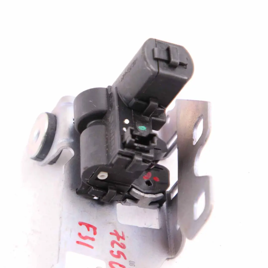 Window Lock BMW F11 F31 LCI Touring Tailgate Boot to Rear with Part number 7250299 Rear Window Lock BMW F11 F31 LCI Touring Tailgate Boot - SKU 7250299-1 - Part number 7250299