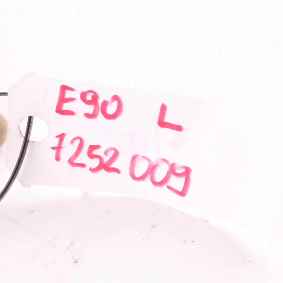 Lewa Osłona Przeciwsłoneczna Daszek do BMW E90 E91 o numerze 7252009 BMW E90 E91 Lewa Osłona Przeciwsłoneczna Daszek - SKU 7252009 - Numer Części 7252009