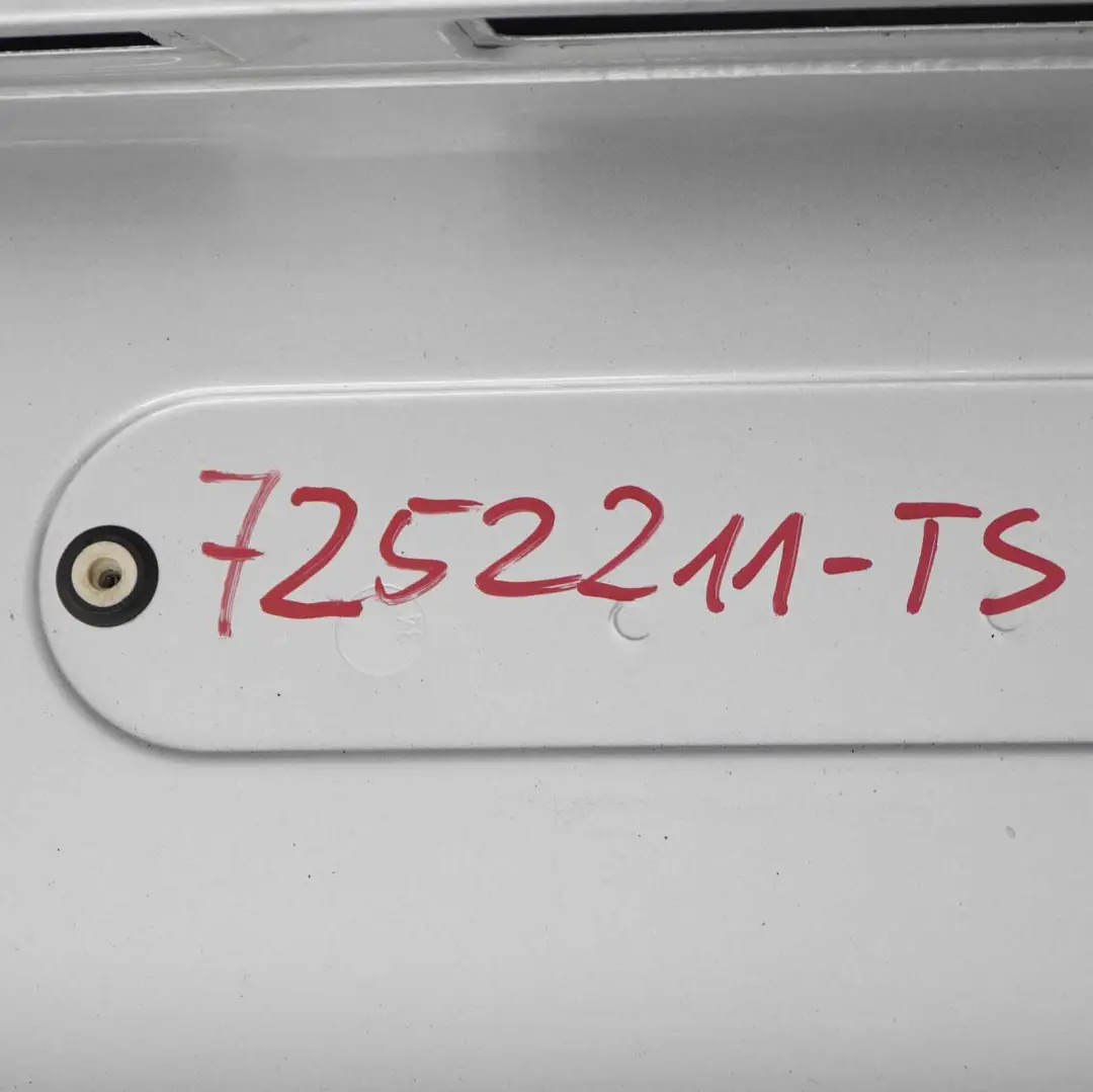 Klapa Pokrywa Bagażnika Titansilber - 354 do BMW E88 o numerze 7252211 BMW E88 Klapa Pokrywa Bagażnika Titansilber - 354 - SKU 7252211-TS - Numer Części 7252211