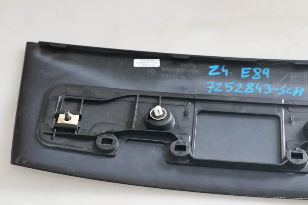 BMW Z4 Reihe E89 Cabrio Roadster Abdeckung Dritte Bremsleuchte Schwarz 2 - SKU 7252843-SCH - Teilenummer 7252843