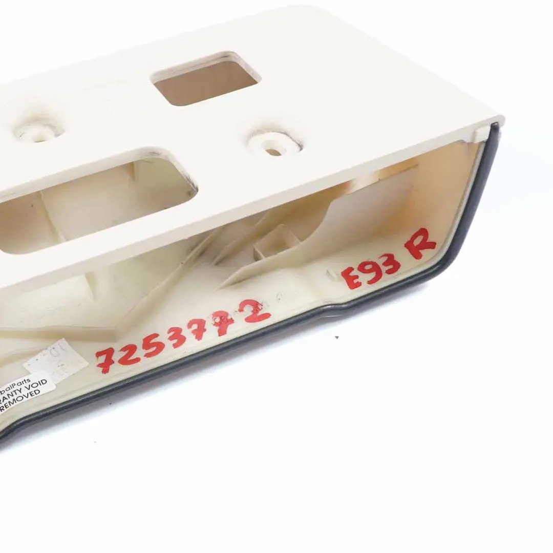 Cubierta protectora rollover trasero derecho crema beige 7175112 para BMW E93 con número de pieza 7253772 BMW E93 Cubierta protectora rollover trasero derecho crema beige 7175112 - SKU 7253772 - Número de pieza 7253772