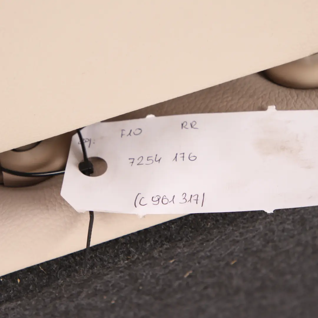 Sitzlehne Hinten Rechts Sitzbank Zurück Abdeckung Leder Oyster für BMW F10 mit Teilenummer 7254176 BMW F10 Sitzlehne Hinten Rechts Sitzbank Zurück Abdeckung Leder Oyster - SKU 7254176 - Teilenummer 7254176