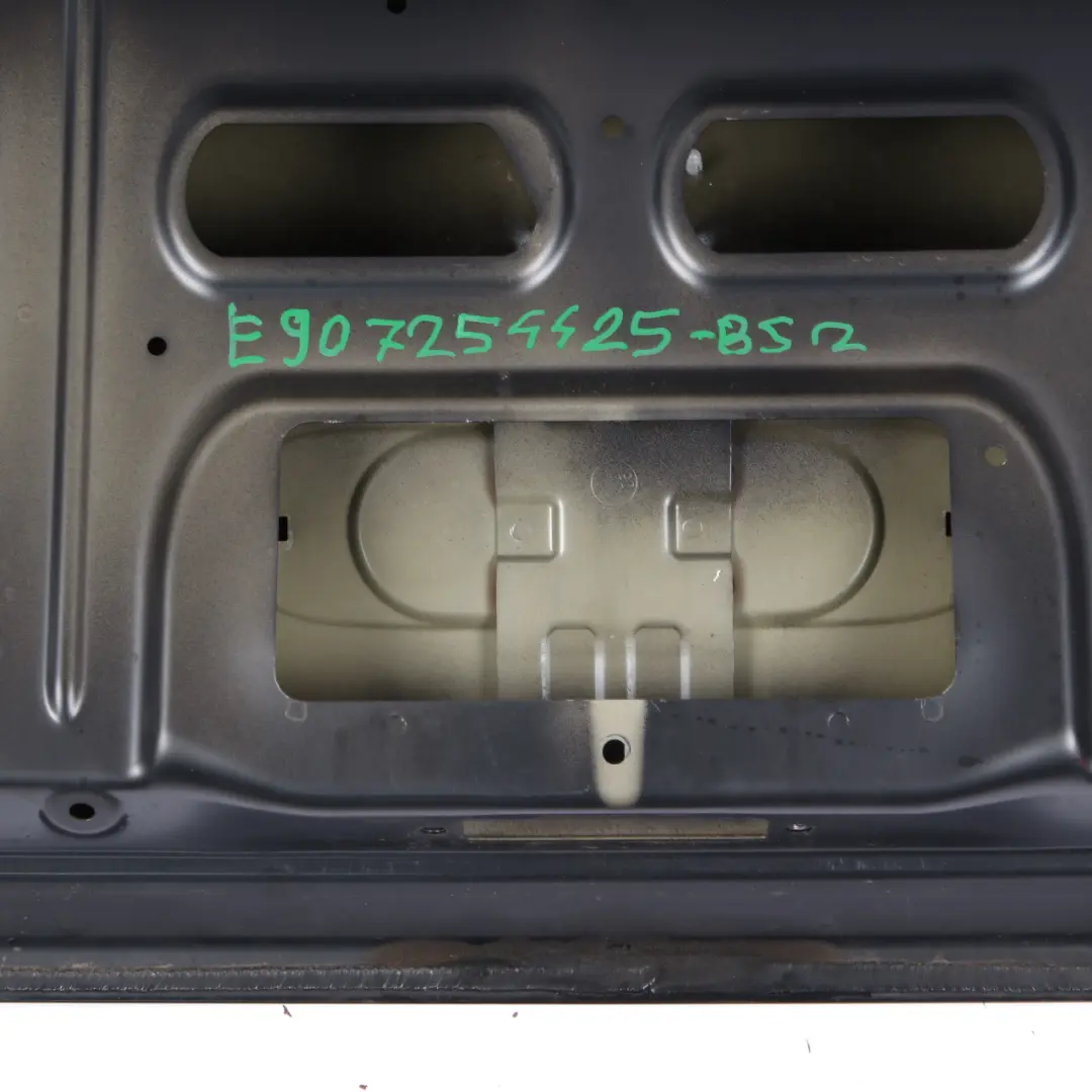 Klapa tylna bagażnika black saphire do BMW E90 LCI o numerze 7254425 BMW E90 LCI Klapa tylna bagażnika black saphire - SKU 7254425-BS2 - Numer Części 7254425