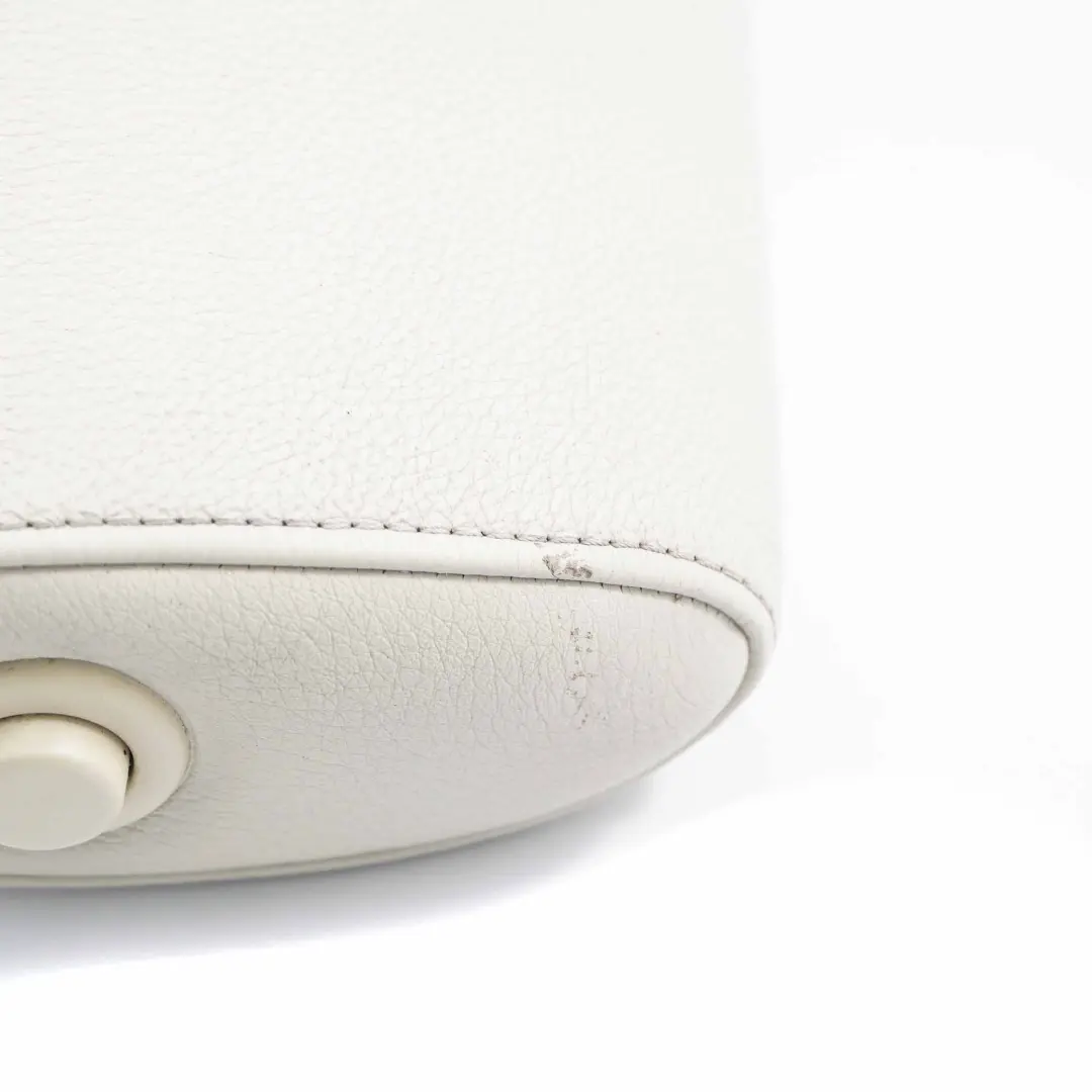 Sitzkopfstütze BMW E81 E87 LCI E90 Hintere Rückenlehne Mittlere Kopfstütze Leder für mit Teilenummer 7256601 Sitzkopfstütze BMW E81 E87 LCI E90 Hintere Rückenlehne Mittlere Kopfstütze Leder - SKU 7256601-2 - Teilenummer 7256601