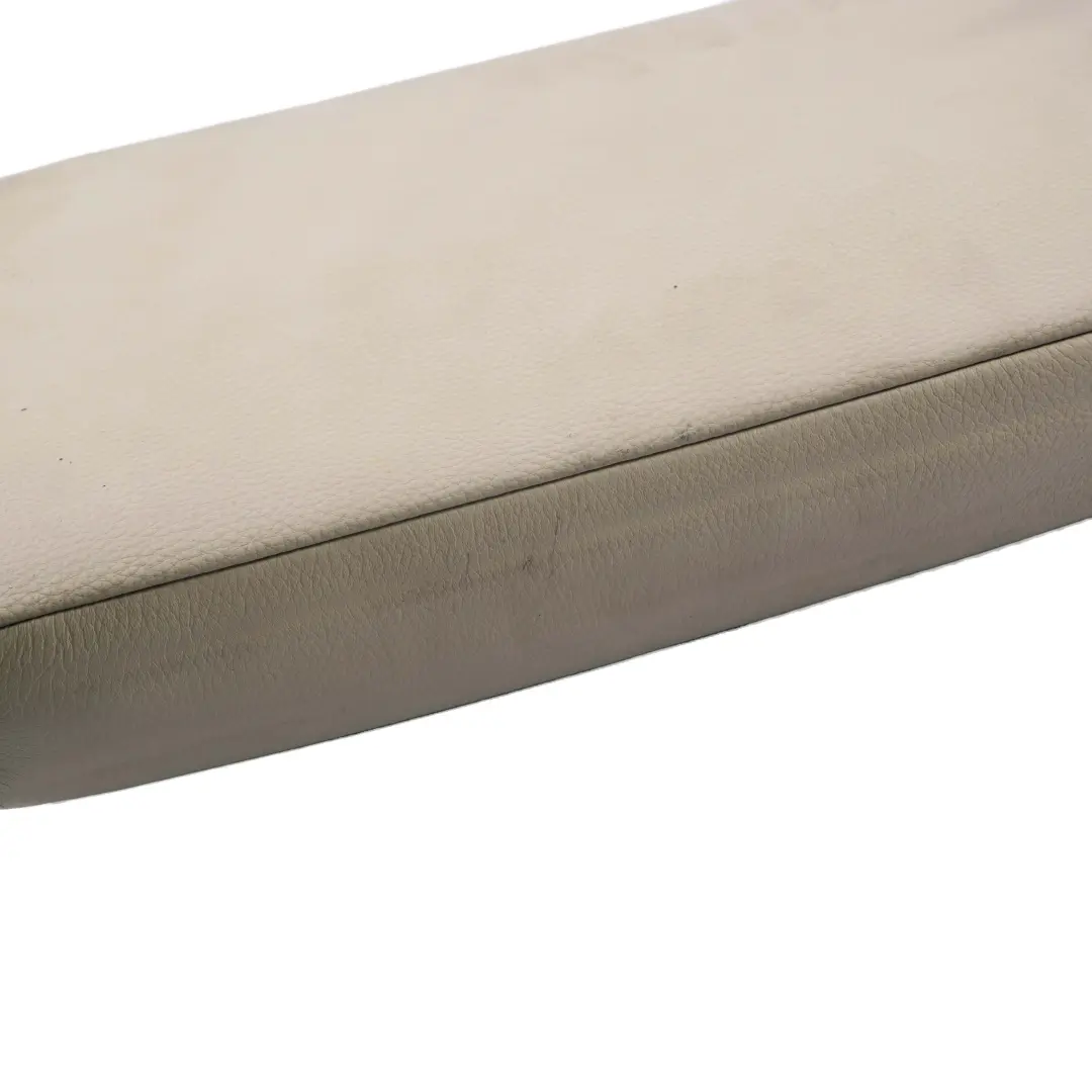 Rücksitz Hinten Armauflage Mitte Leder Oyster 7246449 für BMW 3 er E90 E91 E92 mit Teilenummer 7256632 BMW 3 er E90 E91 E92 Rücksitz Hinten Armauflage Mitte Leder Oyster 7246449 - SKU 7256632 - Teilenummer 7256632