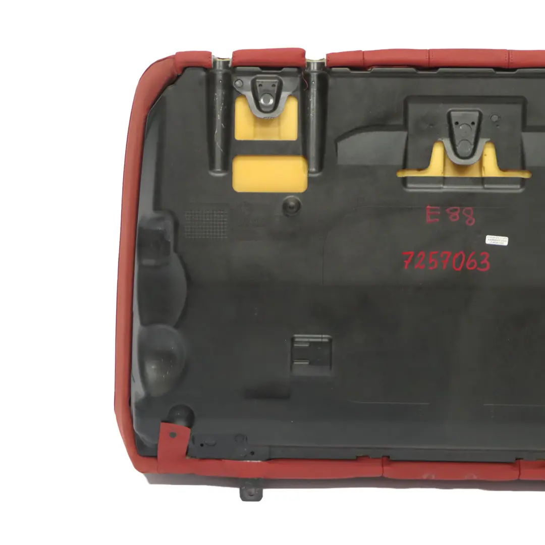 Sedile Posteriore Panca Schienale Copertura Pelle Boston Rosso per BMW E88 Cabrio con numero di parte 7257063 BMW E88 Cabrio Sedile Posteriore Panca Schienale Copertura Pelle Boston Rosso - SKU 7257063 - Numero di parte 7257063