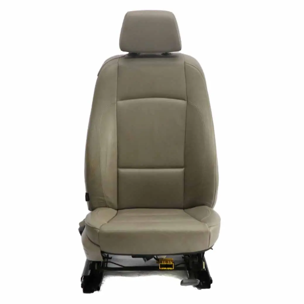 Fotel Prawy Przedni Skóra Beżowa Grzanie do BMW E88 o numerze 7257360 BMW E88 Fotel Prawy Przedni Skóra Beżowa Grzanie - SKU 7257360-1 - Numer Części 7257360