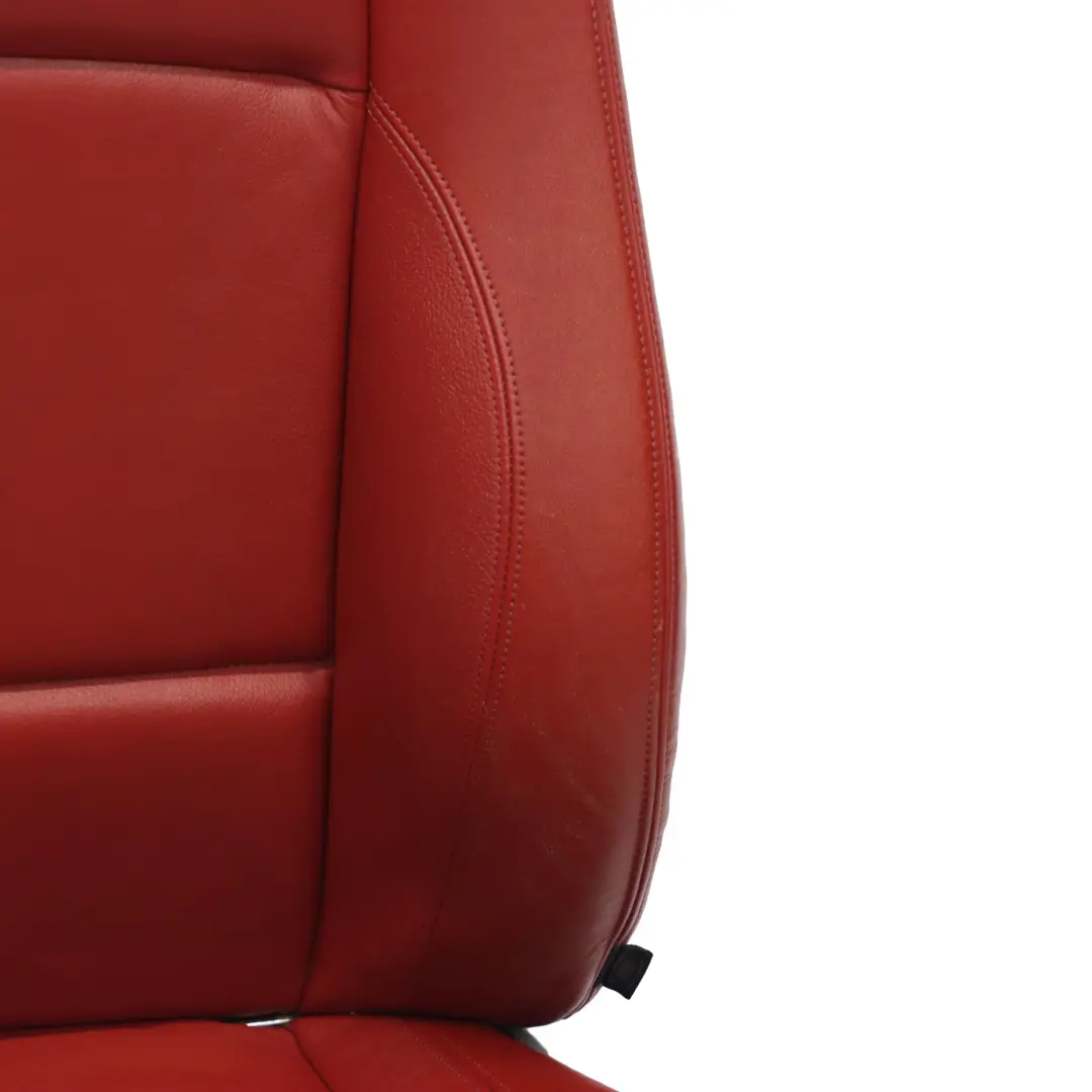 Sedile anteriore sinistro Rosso Boston Pelle Riscaldato per BMW E88 Cabrio M Sport con numero di parte 7257495 BMW E88 Cabrio M Sport Sedile anteriore sinistro Rosso Boston Pelle Riscaldato - SKU 7257495 - Numero di parte 7257495