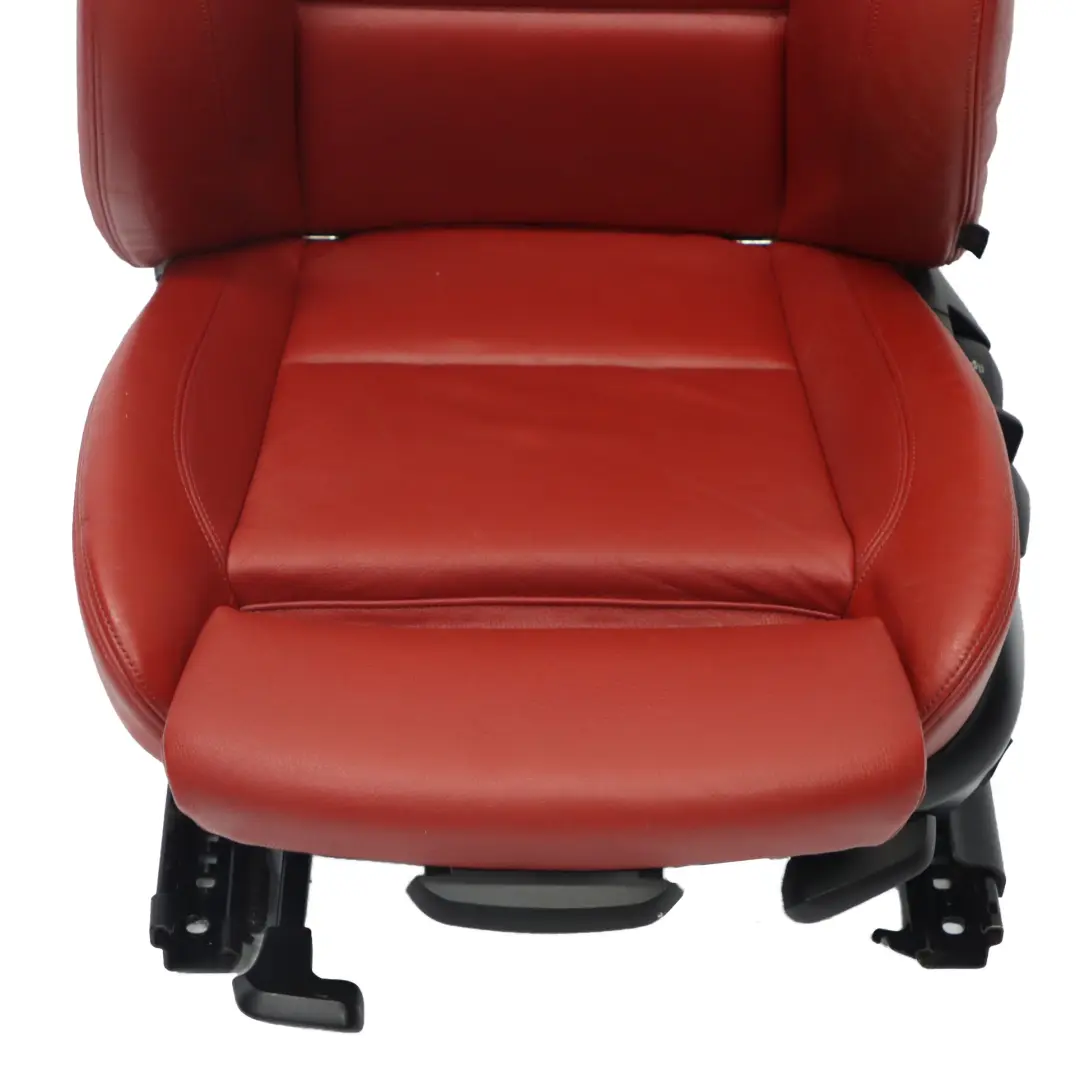 Asiento Descapotable MSport Delantero Izquierdo Cuero Rojo Calefactado para BMW E88 con número de pieza 7257495 BMW E88 Asiento Descapotable MSport Delantero Izquierdo Cuero Rojo Calefactado - SKU 7257495 - Número de pieza 7257495