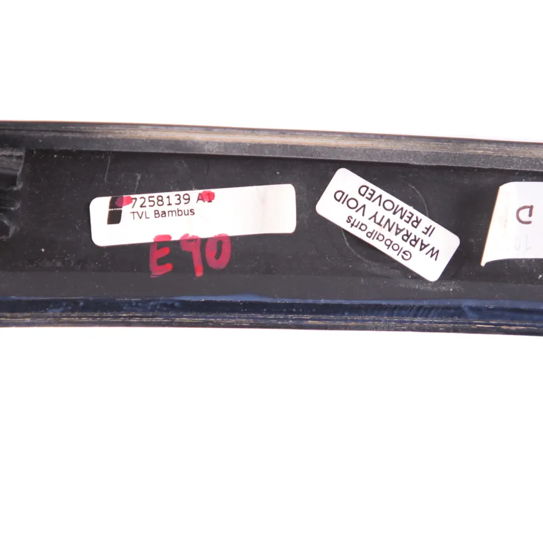 Listwa Osłona Drzwi Dekor Przód Lewy do BMW E90 E91 LCI o numerze 7258139 BMW E90 E91 LCI Listwa Osłona Drzwi Dekor Przód Lewy - SKU 7258139 - Numer Części 7258139