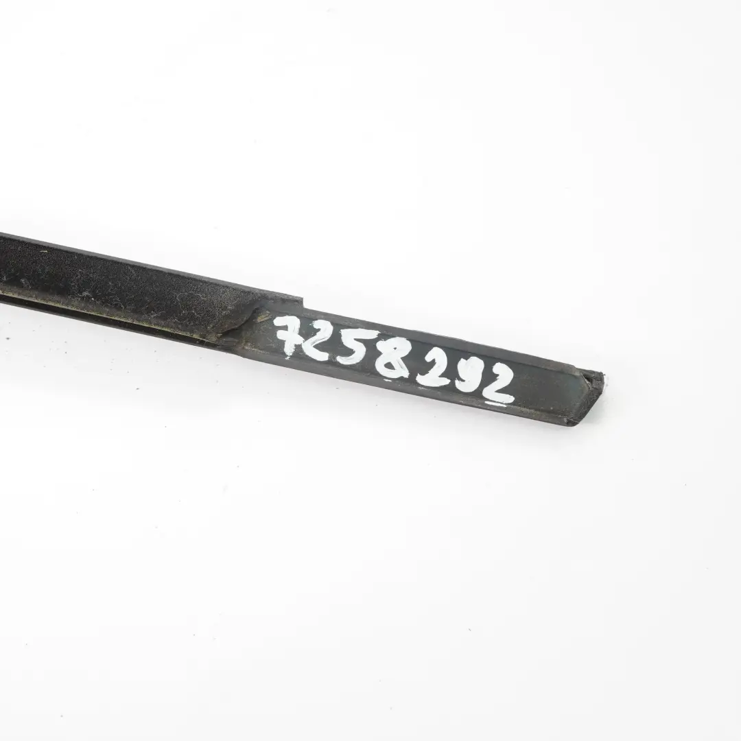 Posteriore Destra Finestra Porta Guarnizione Striscia Canale Esterno per BMW F31 con numero di parte 7258292 BMW F31 Posteriore Destra Finestra Porta Guarnizione Striscia Canale Esterno - SKU 7258292 - Numero di parte 7258292