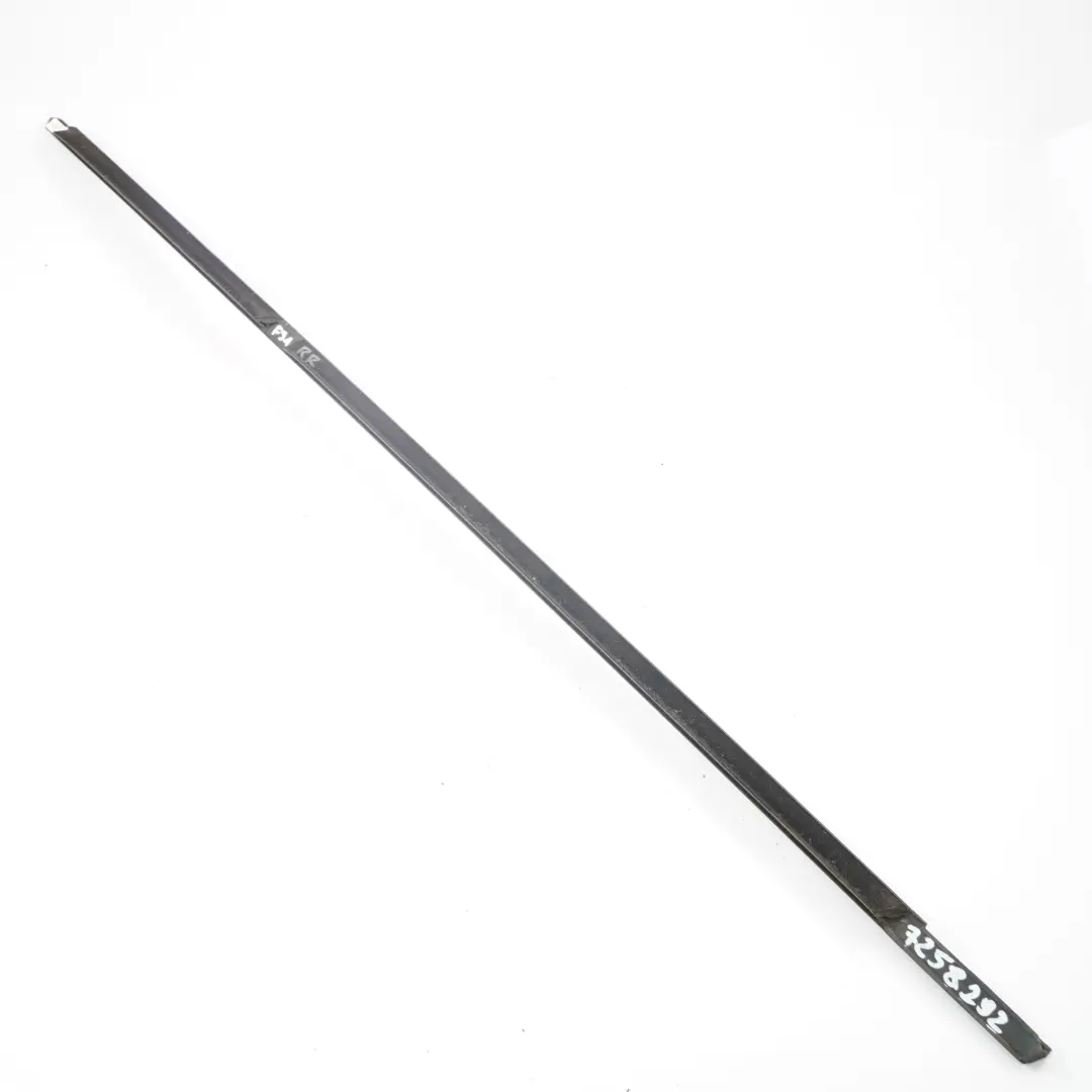 Trasera Derecha Puerta Ventana Sello Recortar La tira del canal exterior para BMW F31 con número de pieza 7258292 BMW F31 Trasera Derecha Puerta Ventana Sello Recortar La tira del canal exterior - SKU 7258292 - Número de pieza 7258292