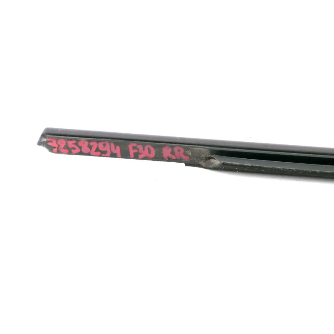 Posteriore Destra Finestra Porta Guarnizione Strip Canale Esterno per BMW F30 F80 M3 con numero di parte 7258294 BMW F30 F80 M3 Posteriore Destra Finestra Porta Guarnizione Strip Canale Esterno - SKU 7258294 - Numero di parte 7258294