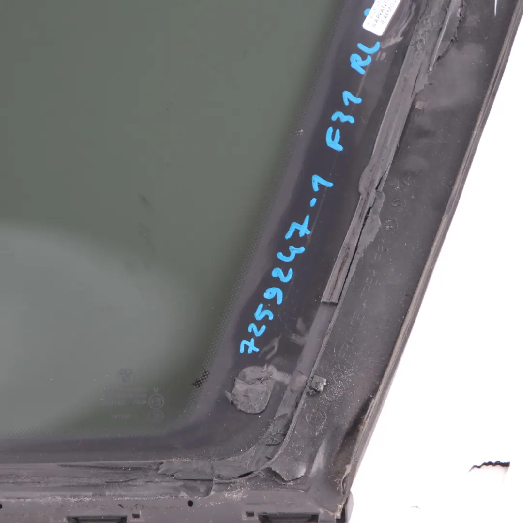 Fenêtre arrière gauche Fenêtre latérale noire AS3 Verre teinté pour BMW F31 Touring à propos du numéro de pièce 7259247 BMW F31 Touring Fenêtre arrière gauche Fenêtre latérale noire AS3 Verre teinté - SKU 7259247-1 - Numéro de pièce 7259247