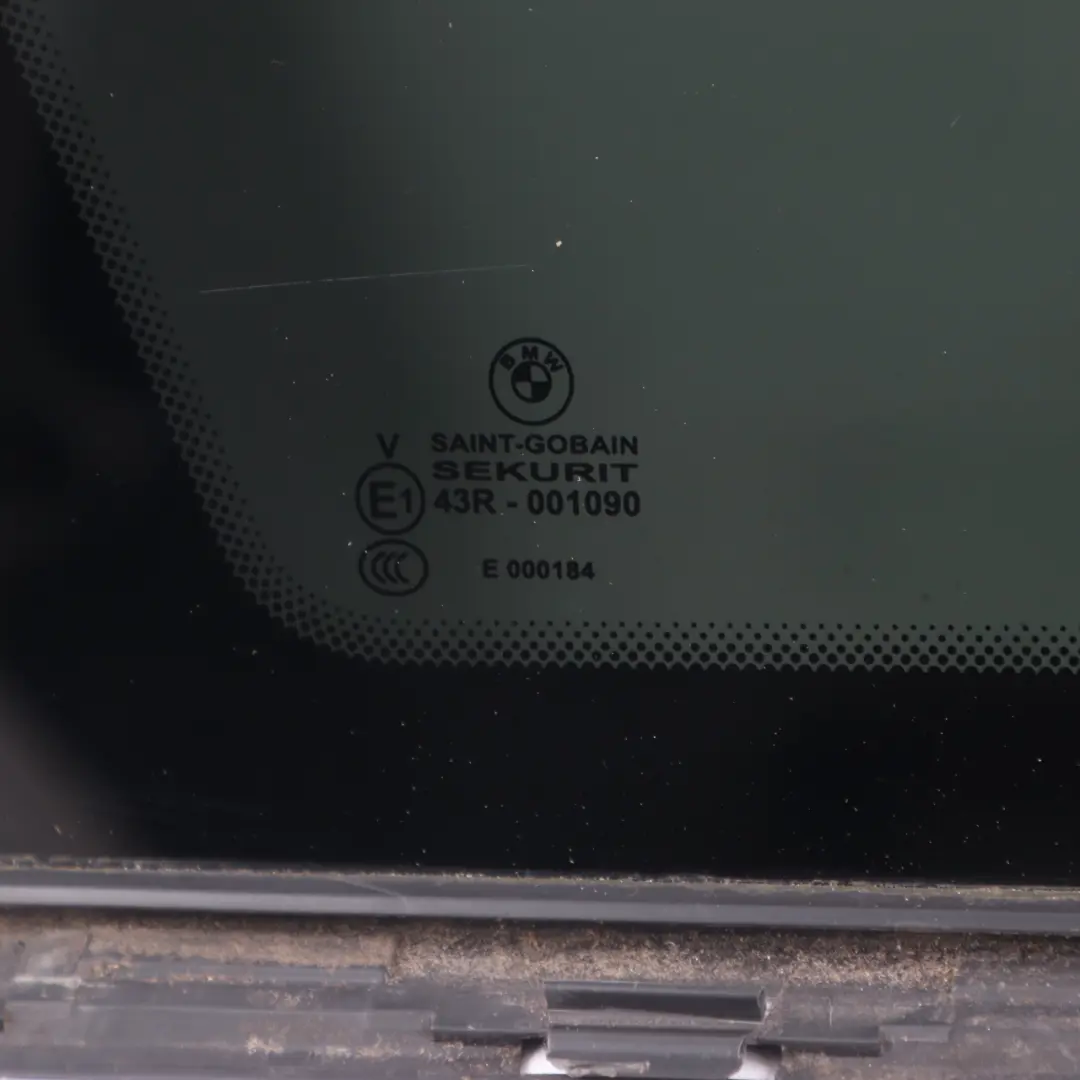 Fenêtre latérale arrière gauche Noir AS3 teinté SSG pour BMW F31 Touring à propos du numéro de pièce 7259247 BMW F31 Touring Fenêtre latérale arrière gauche Noir AS3 teinté SSG - SKU 7259247-2 - Numéro de pièce 7259247