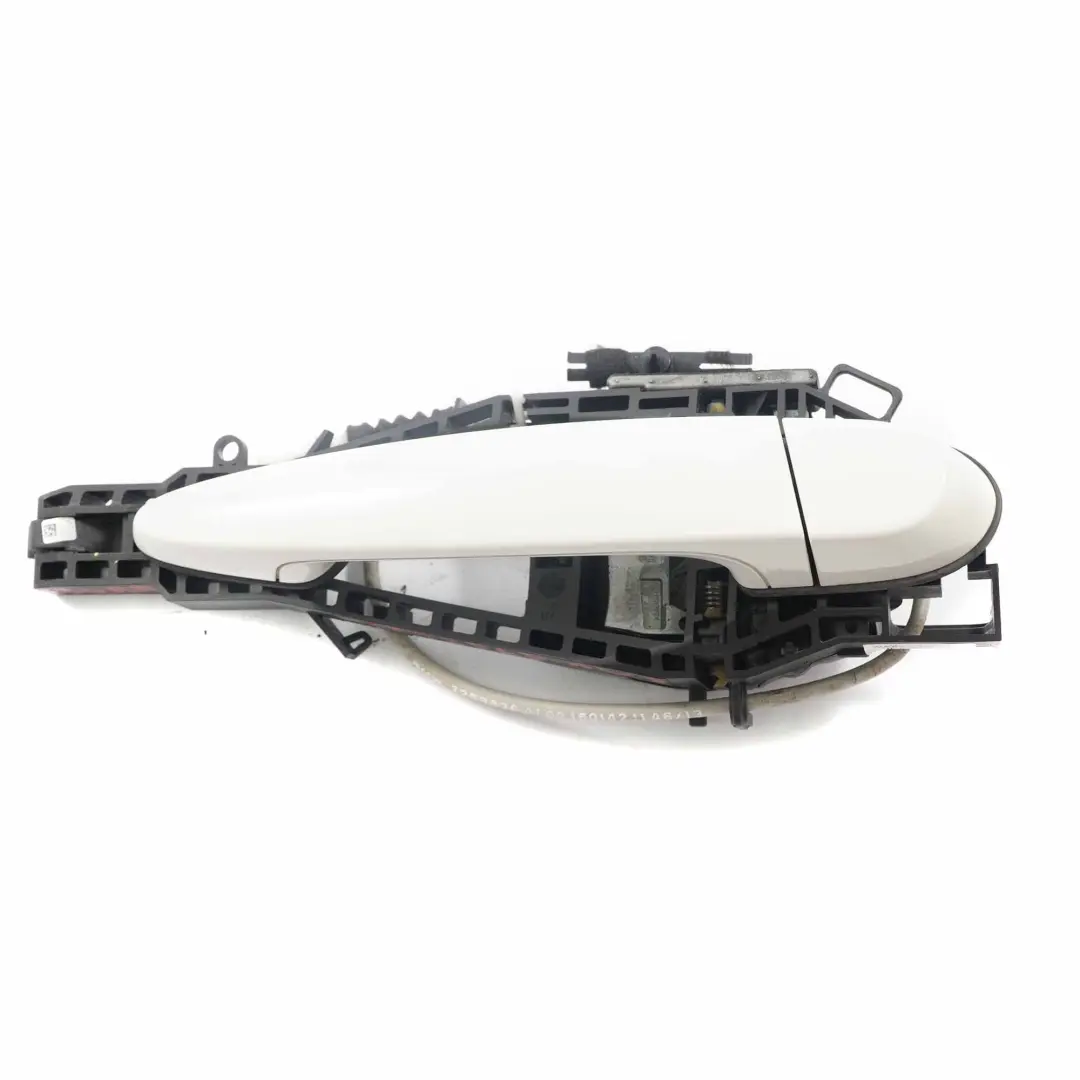 Poignée de porte BMW F30 arrière droite extérieure Alpinweiss Alpine White 300 pour à propos du numéro de pièce 7259836 Poignée de porte BMW F30 arrière droite extérieure Alpinweiss Alpine White 300 - SKU 7259836-AW3 - Numéro de pièce 7259836