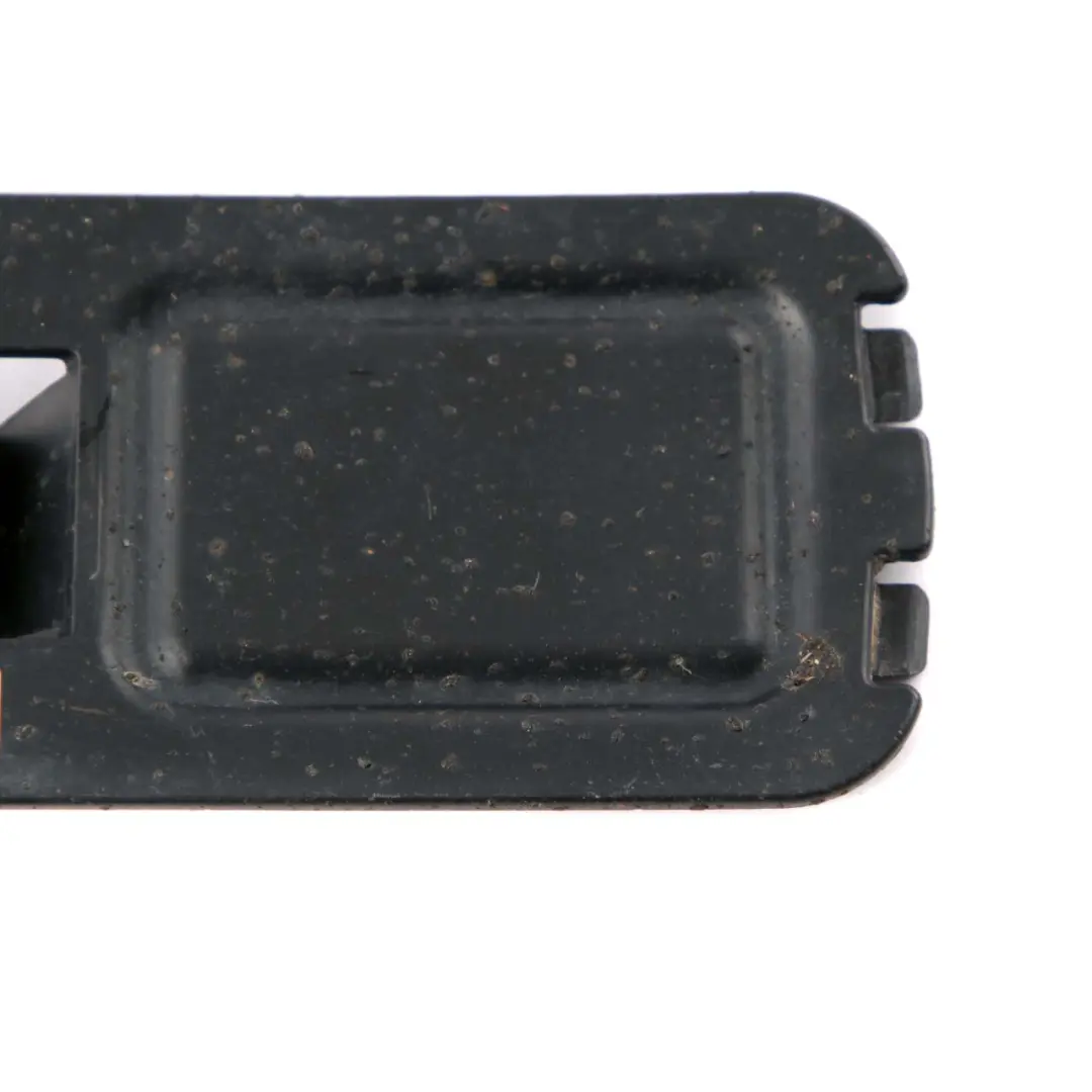 Tapa Cubre Paso De Rueda Delantero para BMW F20 F21 F30 F31 F32 con número de pieza 7259887 BMW F20 F21 F30 F31 F32 Tapa Cubre Paso De Rueda Delantero - SKU 7259887 - Número de pieza 7259887