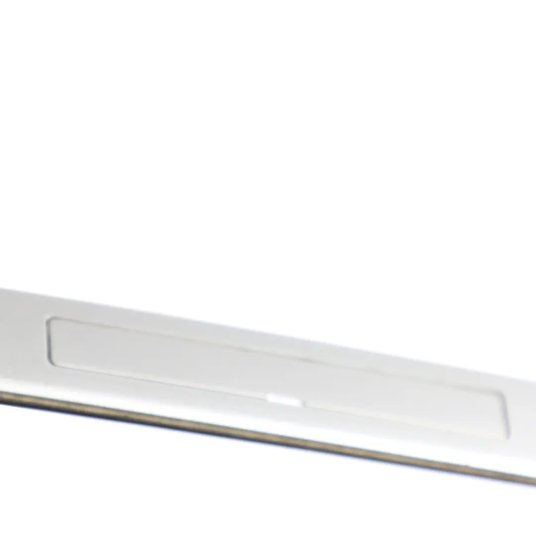 Embellecedor Barandilla Derecha Moldura Cuneta Titan Plata - 354 para BMW F07 GT con número de pieza 7259920 BMW F07 GT Embellecedor Barandilla Derecha Moldura Cuneta Titan Plata - 354 - SKU 7259920-TS - Número de pieza 7259920