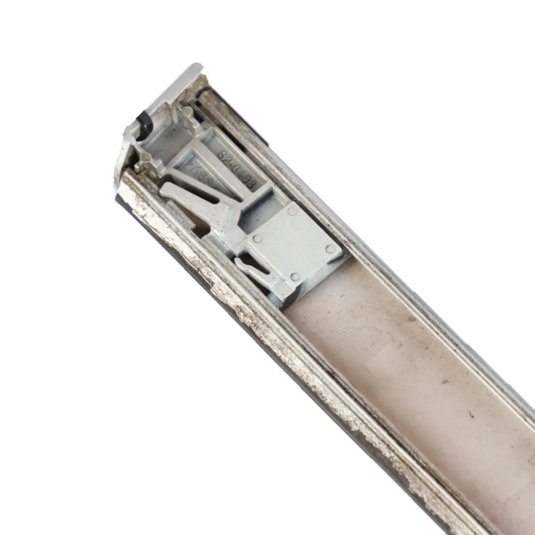 Listwa Relingowa Dachowa Prawa Titan Silver - 354 do BMW F07 GT o numerze 7259920 BMW F07 GT Listwa Relingowa Dachowa Prawa Titan Silver - 354 - SKU 7259920-TS - Numer Części 7259920