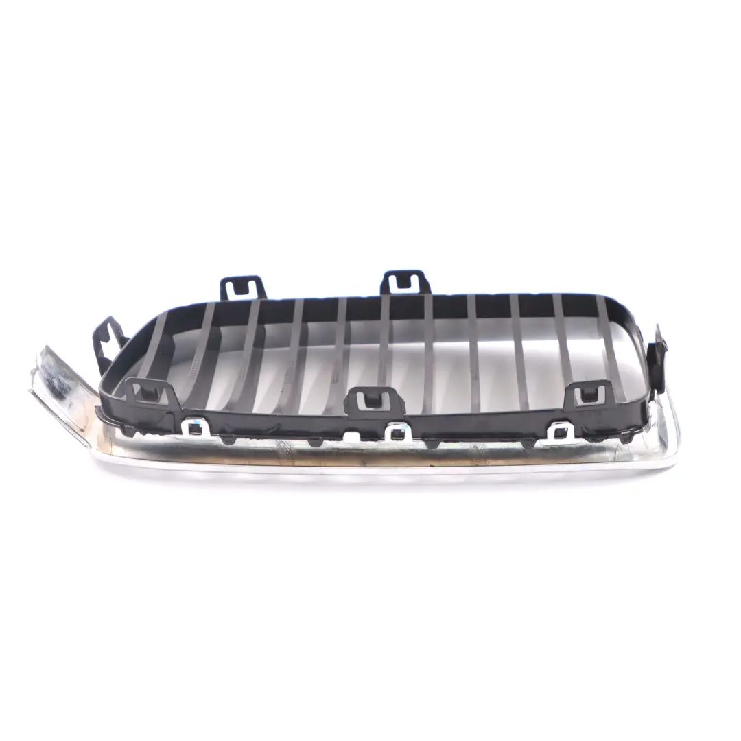 parachoques delantero parrilla deportiva marco derecho cromo para BMW F30 F31 con número de pieza 7260498 BMW F30 F31 parachoques delantero parrilla deportiva marco derecho cromo - SKU 7260498-1 - Número de pieza 7260498