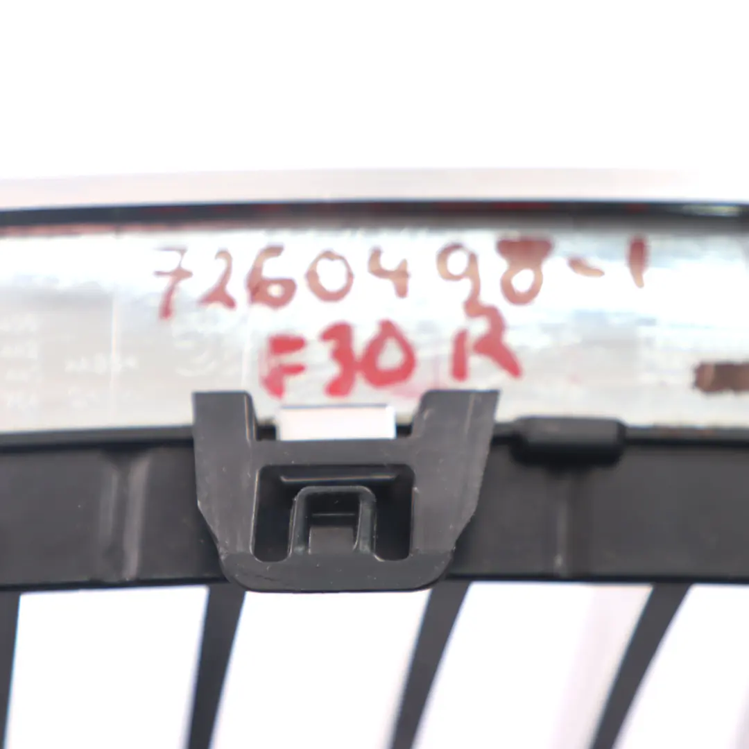 Paraurti anteriore Griglia Sport Destra Copertura Rene Chrom per BMW F30 F31 con numero di parte 7260498 BMW F30 F31 Paraurti anteriore Griglia Sport Destra Copertura Rene Chrom - SKU 7260498-1 - Numero di parte 7260498