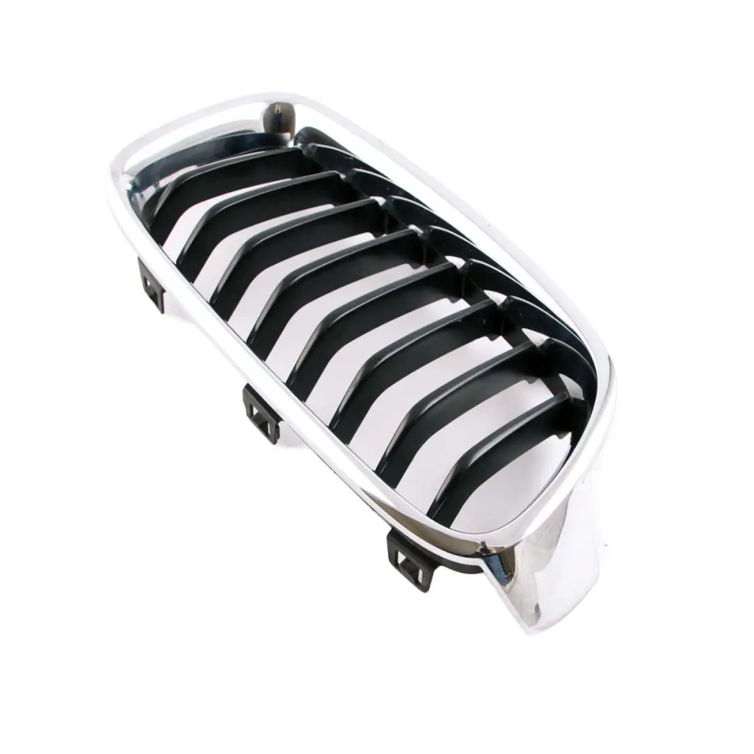 Kratka Nerka Grill Prawa Sport Chrom do BMW F30 F31 LCI o numerze 7260498 BMW F30 F31 LCI Kratka Nerka Grill Prawa Sport Chrom - SKU 7260498 - Numer Części 7260498