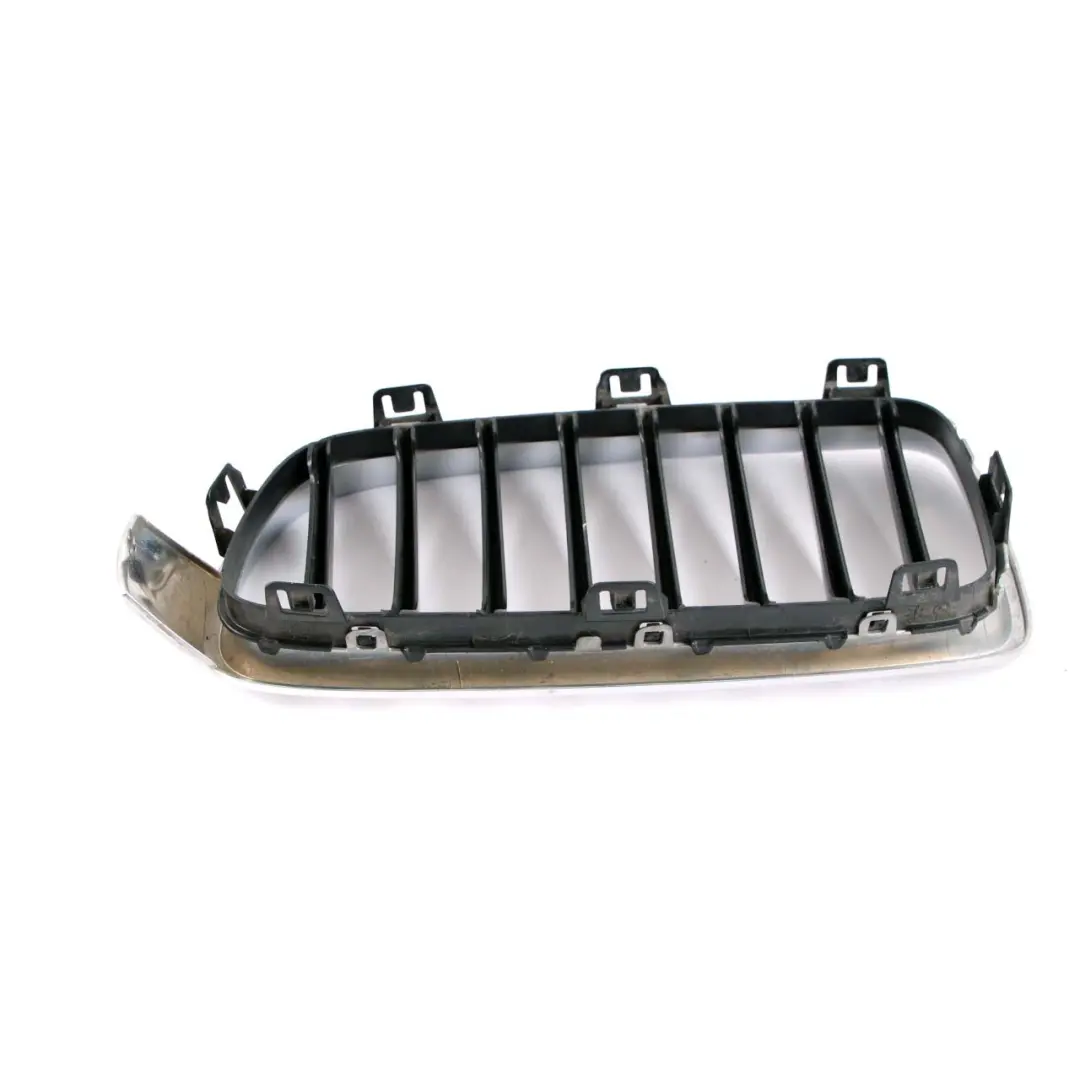 Cadre de grille de pare-chocs avant port droit chromé pour BMW F30 F31 LCI à propos du numéro de pièce 7260498 BMW F30 F31 LCI Cadre de grille de pare-chocs avant port droit chromé - SKU 7260498 - Numéro de pièce 7260498
