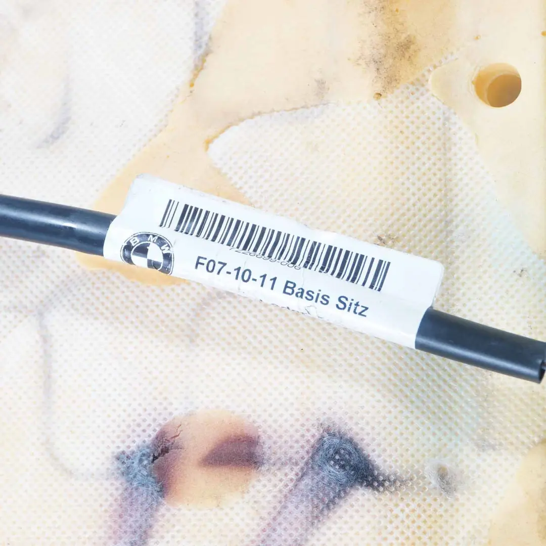 Sedile anteriore sinistro destro base Rivestimento Base Pelle Oyster per BMW F10 F11 con numero di parte 7260499 BMW F10 F11 Sedile anteriore sinistro destro base Rivestimento Base Pelle Oyster - SKU 7260499 - Numero di parte 7260499