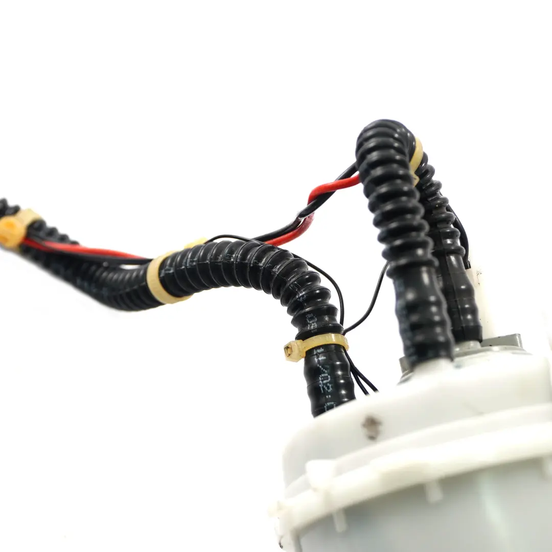 N63 Pompa serbatoio carburante Unità modulo sender 7217062 per BMW F10 F11 F12 F13 con numero di parte 7260636 BMW F10 F11 F12 F13 N63 Pompa serbatoio carburante Unità modulo sender 7217062 - SKU 7260636 - Numero di parte 7260636