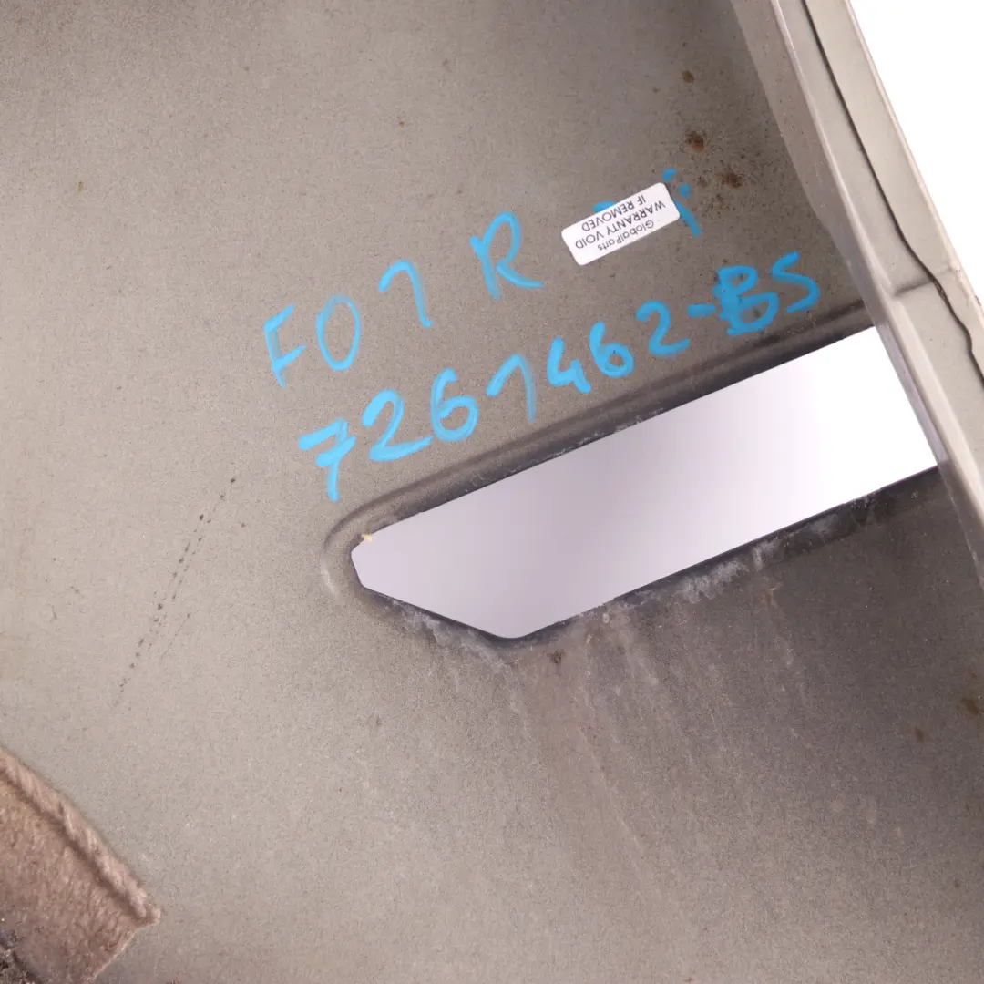 Front Right Wing Fender Side Panel O/S Black Sapphire Metallic - 475 to BMW F01 with Part number 7261462 BMW F01 Front Right Wing Fender Side Panel O/S Black Sapphire Metallic - 475 - SKU 7261462-BS - Part number 7261462