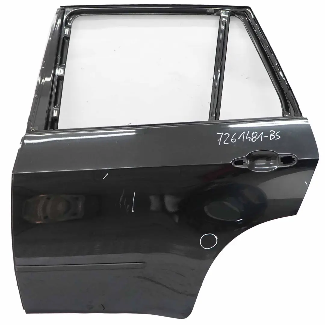 Puerta Trasera Izquierda Negro Zafiro Metalico - 475 para BMW E70 con número de pieza 7261481 BMW E70 Puerta Trasera Izquierda Negro Zafiro Metalico - 475 - SKU 7261481-BS - Número de pieza 7261481