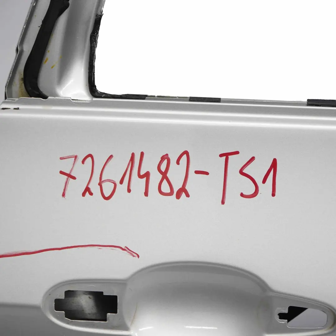 Porta posteriore destra Titansilber Titan Silver Metallic - 354 per BMW X5 E70 con numero di parte 7261482 BMW X5 E70 Porta posteriore destra Titansilber Titan Silver Metallic - 354 - SKU 7261482-TS1 - Numero di parte 7261482