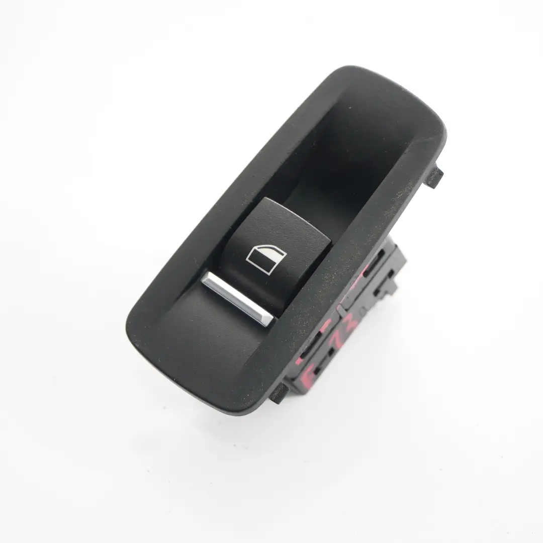 Interruttore Alzacristalli Anteriori Passanti Porte Nero per BMW F13 F12 F06 con numero di parte 7262075 BMW F13 F12 F06 Interruttore Alzacristalli Anteriori Passanti Porte Nero - SKU 7262075-1 - Numero di parte 7262075