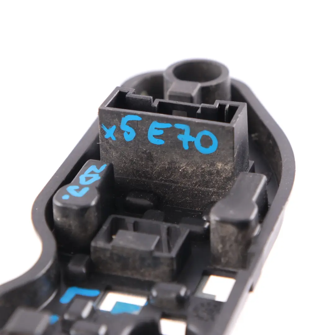 Portalámparas Trasera Izquierda Portalámparas Lateral para BMW X5 E70 LCI con número de pieza 7262573 BMW X5 E70 LCI Portalámparas Trasera Izquierda Portalámparas Lateral - SKU 7262573 - Número de pieza 7262573