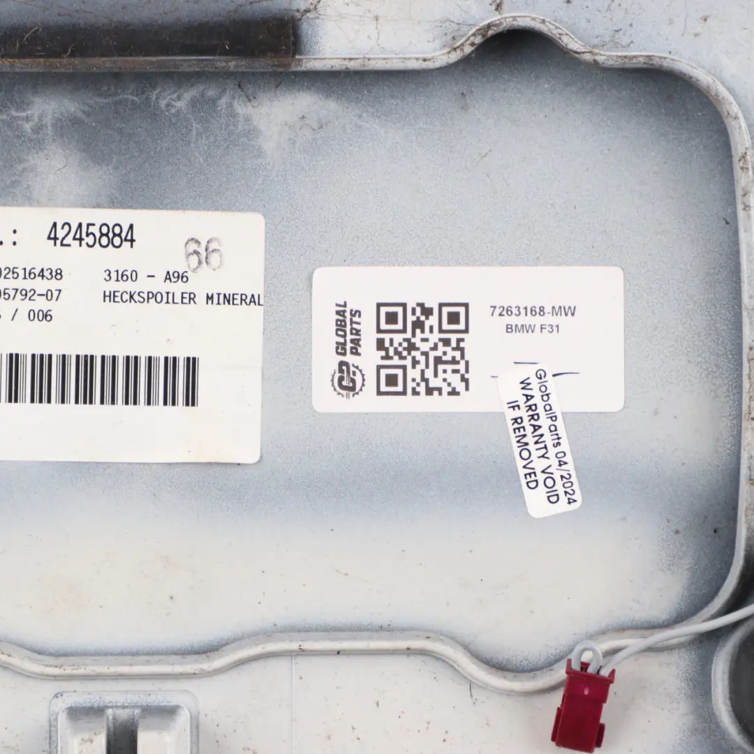 Embellecedor Maletero Tapa Portón Trasero Blanco Mineral Metalizado A96 para BMW F31 con número de pieza 7263168 BMW F31 Embellecedor Maletero Tapa Portón Trasero Blanco Mineral Metalizado A96 - SKU 7263168-MW - Número de pieza 7263168