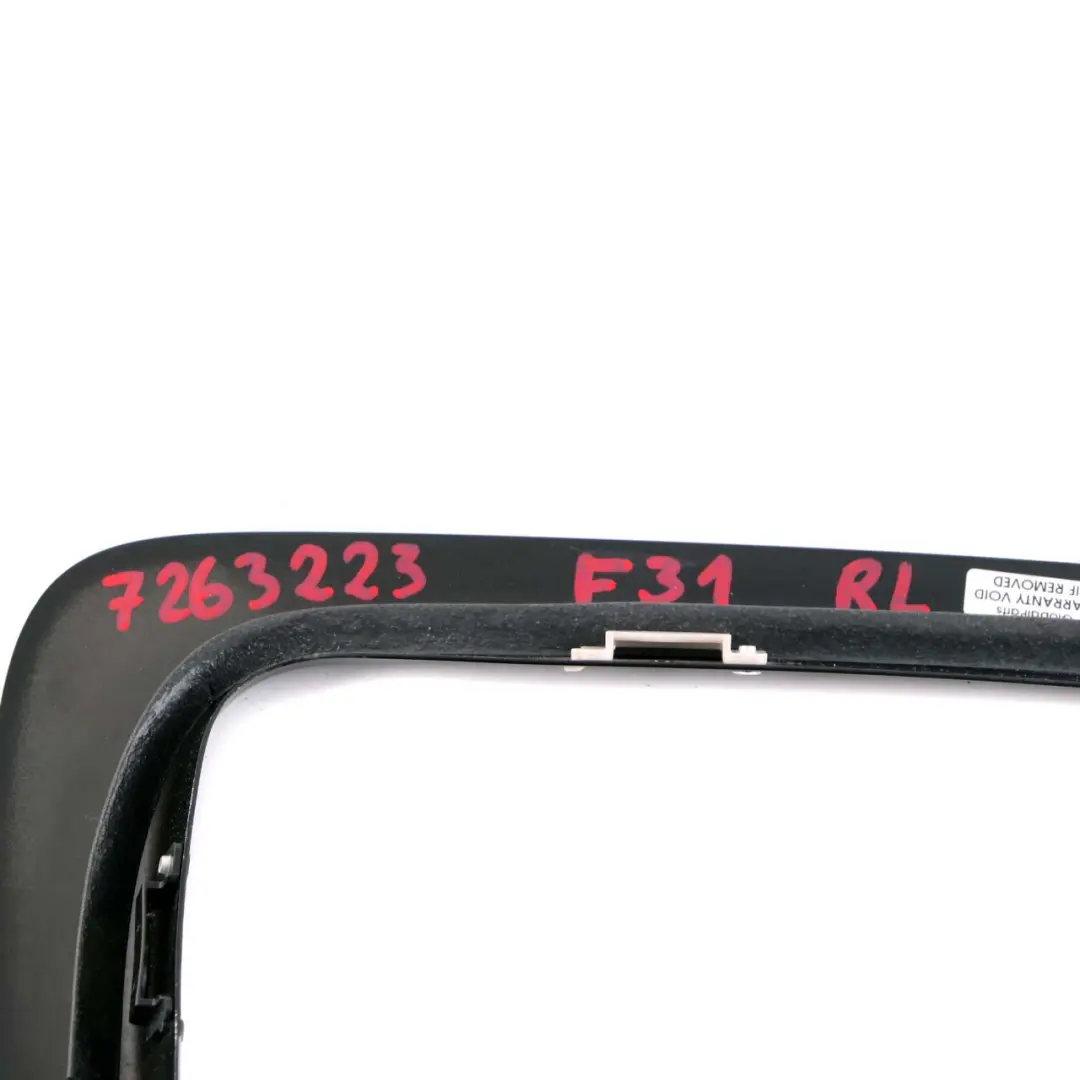 Listwa Ozdobna Boczna Rama Tył Lewa Czarna do BMW 3 Series F31 o numerze 7263223 BMW 3 Series F31 Listwa Ozdobna Boczna Rama Tył Lewa Czarna - SKU 7263223 - Numer Części 7263223