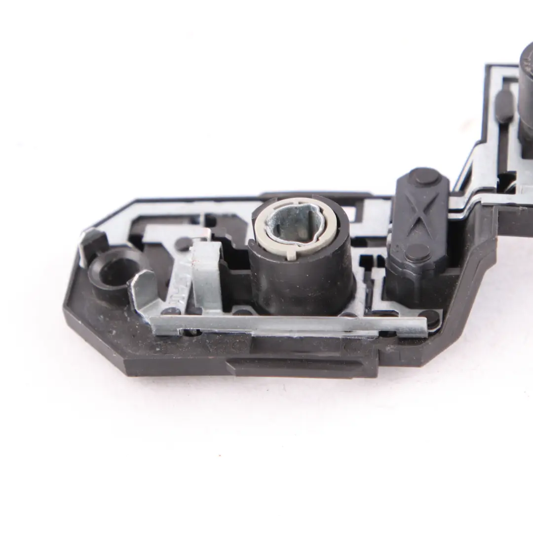 Uchwyt Żarówki Oprawka Podstawa Tylnej Lewej Lampy Klapy do BMW F10 o numerze 7263535 BMW F10 Uchwyt Żarówki Oprawka Podstawa Tylnej Lewej Lampy Klapy - SKU 7263535 - Numer Części 7263535
