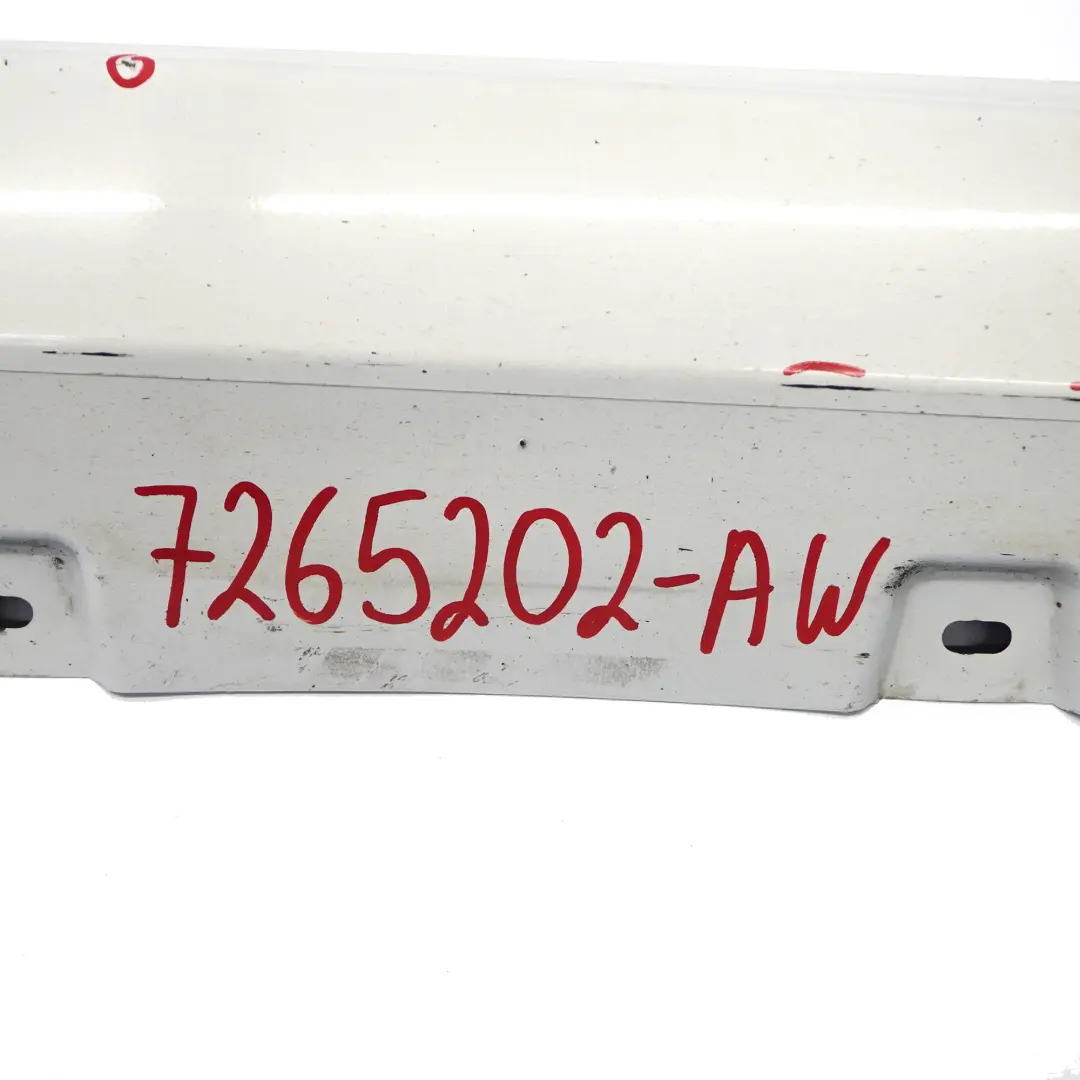 Minigonna laterale M Sport Pannello destro Alpinweiss - 300 per BMW F12 F13 con numero di parte 7265202 BMW F12 F13 Minigonna laterale M Sport Pannello destro Alpinweiss - 300 - SKU 7265202-AW - Numero di parte 7265202
