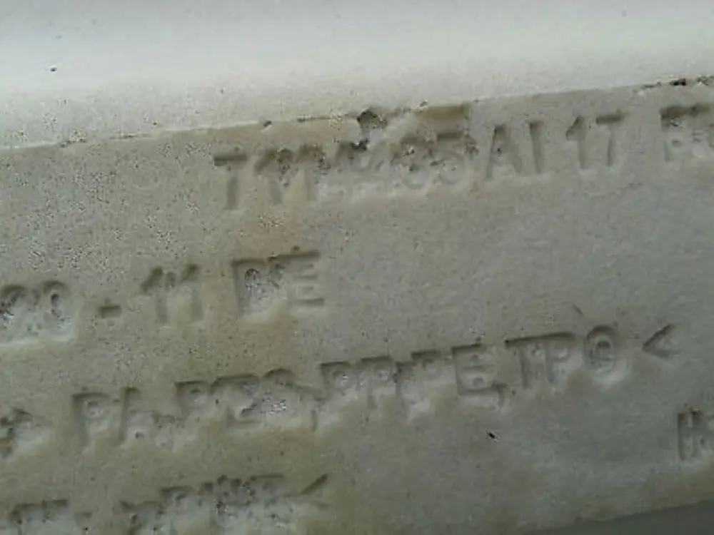 Revestimiento suelo moqueta trasera Beige para BMW E87 con número de pieza 7265634 BMW E87 Revestimiento suelo moqueta trasera Beige - SKU 7265634 - Número de pieza 7265634