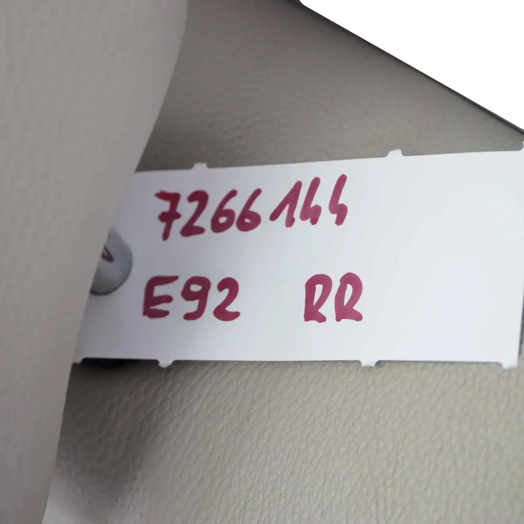 posteriore destro Rivestimento schienale pelle Oyster per BMW E92 LCI con numero di parte 7266144 BMW E92 LCI posteriore destro Rivestimento schienale pelle Oyster - SKU 7266144 - Numero di parte 7266144