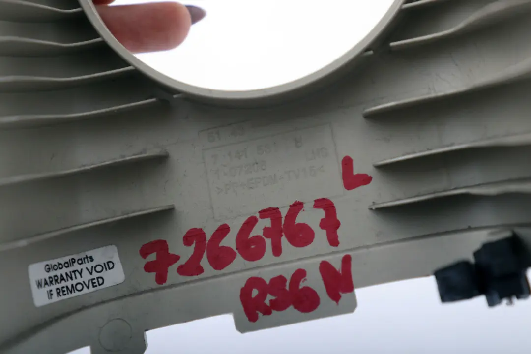 Tapa Columna B Superior Izquierda Beige Claro para Mini Cooper One R56 LCI con número de pieza 7266767 Mini Cooper One R56 LCI Tapa Columna B Superior Izquierda Beige Claro - SKU 7266767 - Número de pieza 7266767