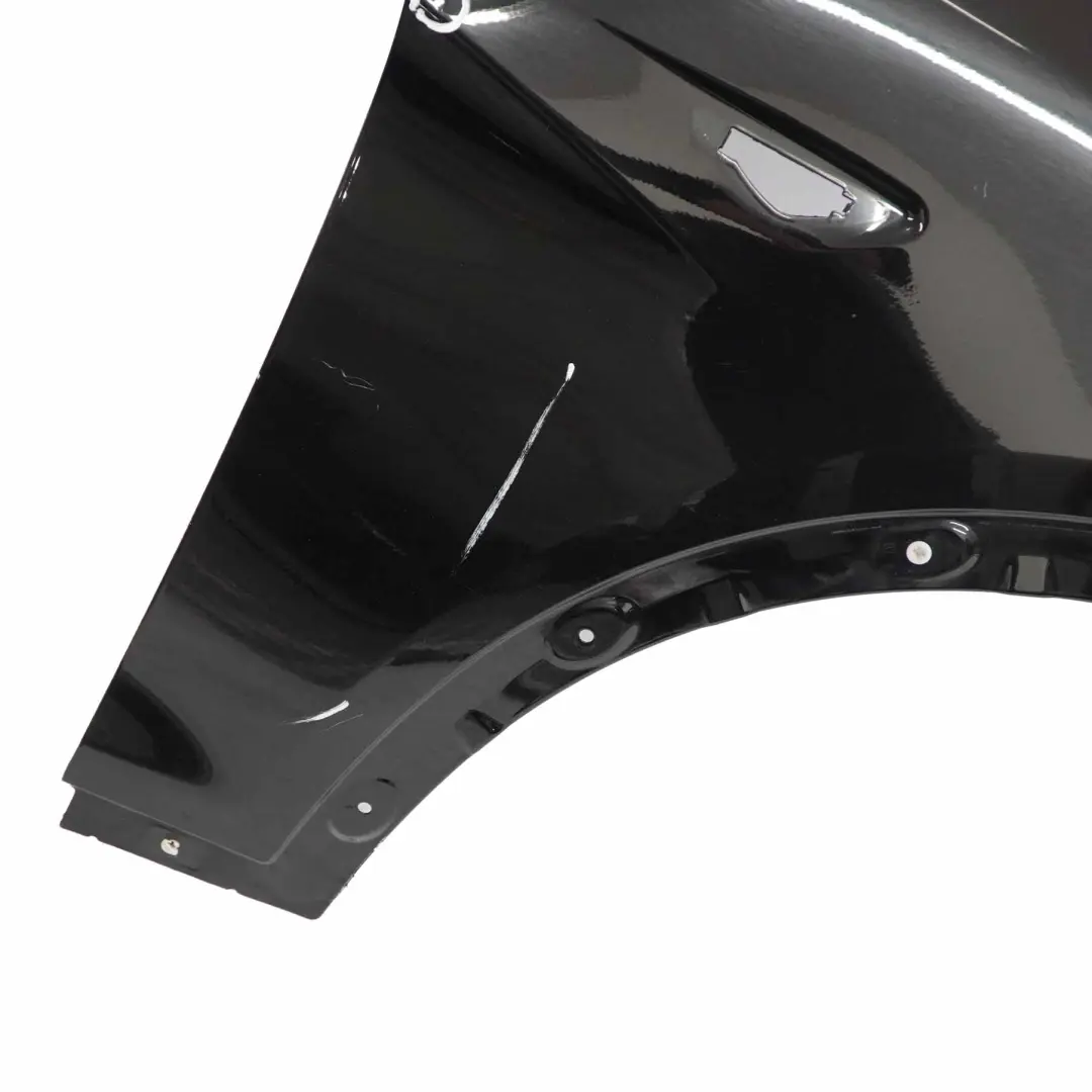 Pannello laterale parafango anteriore destro O/S Schwarz 2 Nero - 668 per BMW X3 F25 con numero di parte 7267323 BMW X3 F25 Pannello laterale parafango anteriore destro O/S Schwarz 2 Nero - 668 - SKU 7267324-SCH - Numero di parte 7267323