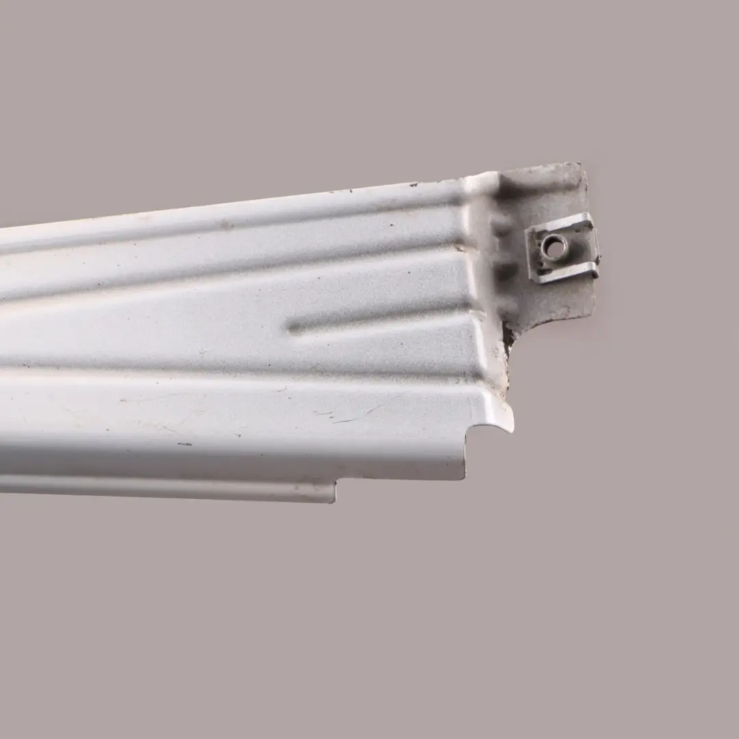 Panel Lateral Estribo Inferior Delantero Derecho Blanco Alpino - 300 para BMW X3 F25 con número de pieza 7267326 BMW X3 F25 Panel Lateral Estribo Inferior Delantero Derecho Blanco Alpino - 300 - SKU 7267326-AW - Número de pieza 7267326