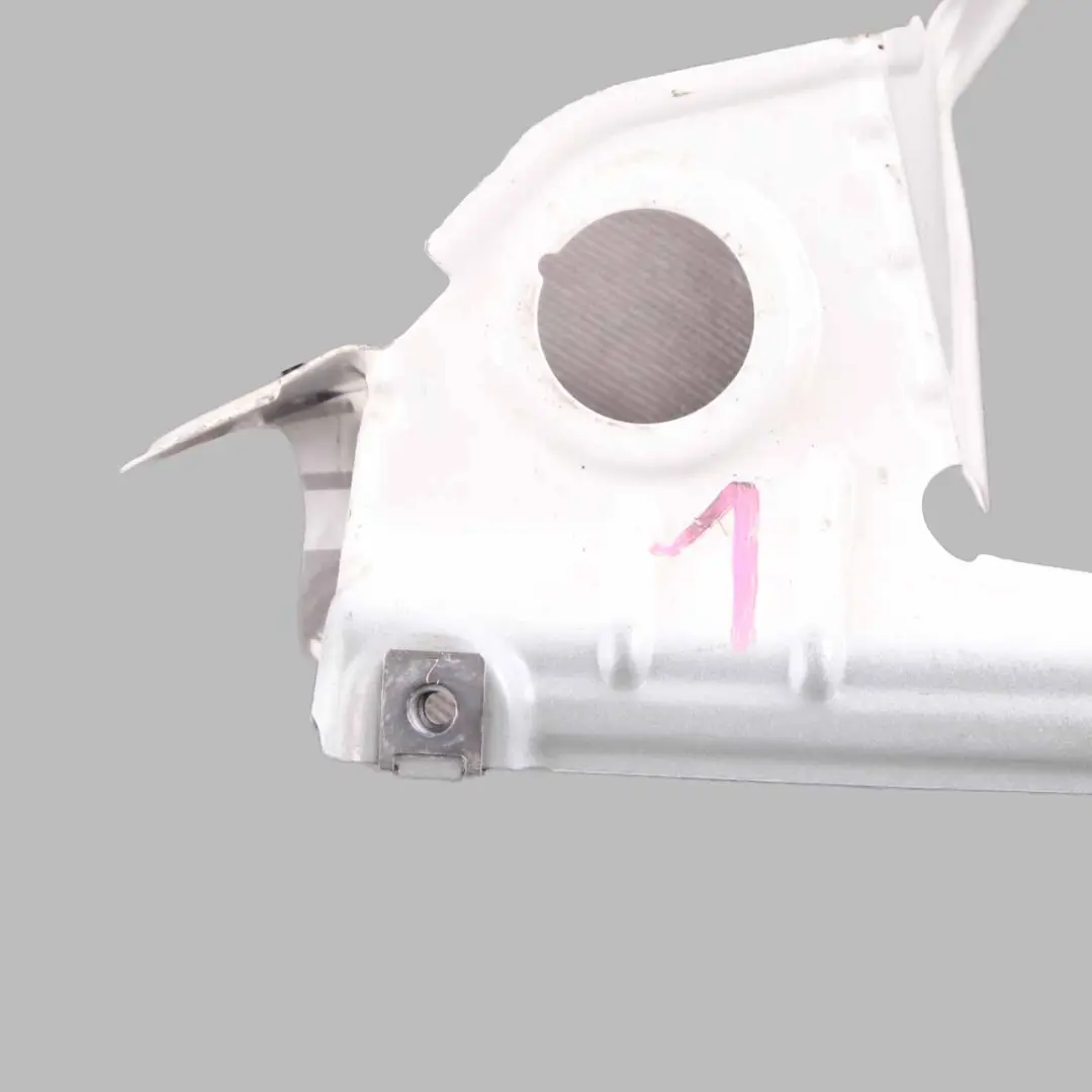 Supporto Parafango Anteriore Destro Bianco Alpino - 300 per BMW X3 F25 con numero di parte 7267328 BMW X3 F25 Supporto Parafango Anteriore Destro Bianco Alpino - 300 - SKU 7267328-AW - Numero di parte 7267328