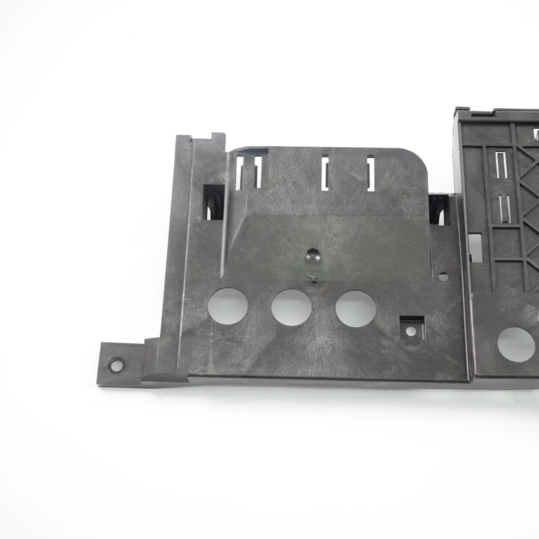 Recubrimiento Panel Debajo Asiento Izquierdo Placa Asiento para BMW F01 F10 con número de pieza 7267729 BMW F01 F10 Recubrimiento Panel Debajo Asiento Izquierdo Placa Asiento - SKU 7267729 - Número de pieza 7267729