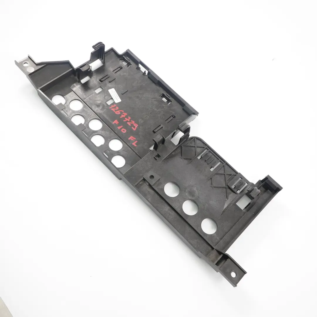 Couverture de siège avant BMW F01 F10 LCI Cache rail supérieur Gauche pour à propos du numéro de pièce 7267729 Couverture de siège avant BMW F01 F10 LCI Cache rail supérieur Gauche - SKU 7267729 - Numéro de pièce 7267729