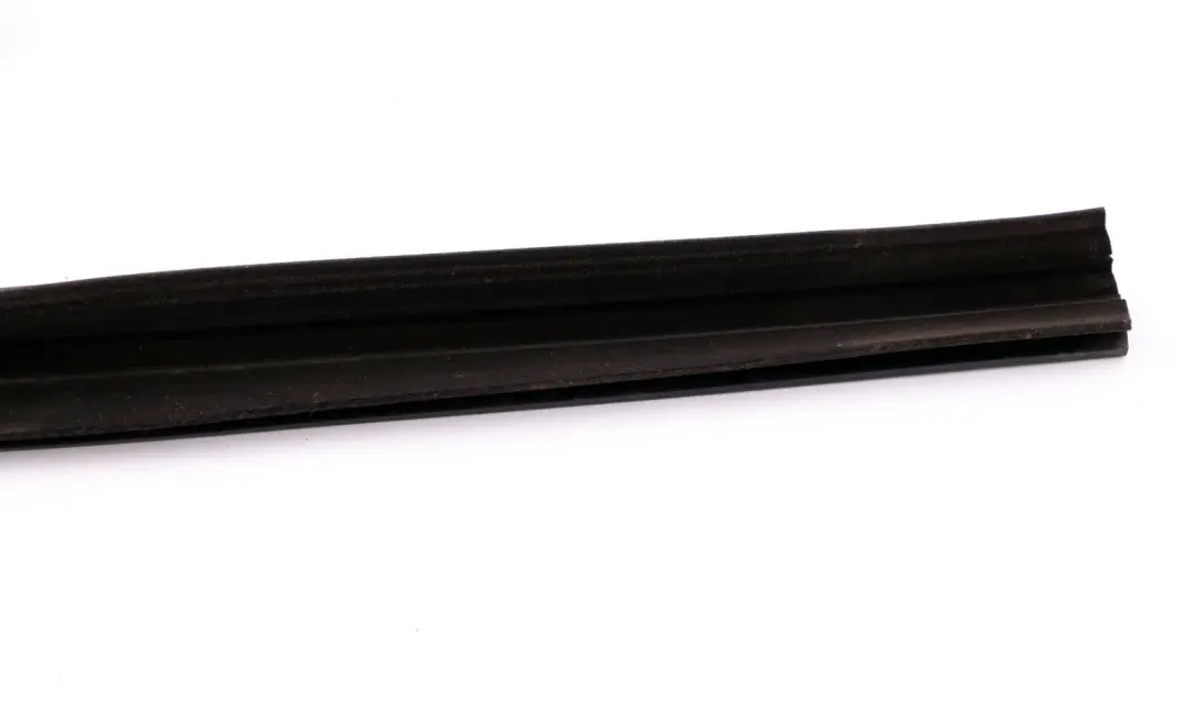 BMW 1 2 F21 F22 F23 Joint de guide de fenêtre Joint de porte avant droite - SKU 7268420 - Numéro de pièce 7268420